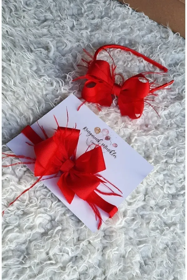 Kirmızı Tüylu Kurdele Fiyonk Anne Bebek Lohusa Taç Seti ( Yılbaşı Konseptli Taçlar) Kirmızı Tüylu Kurdele Fiyonk Anne Bebek Lohusa Taç Seti ( Yılbaşı Konseptli Taçlar)